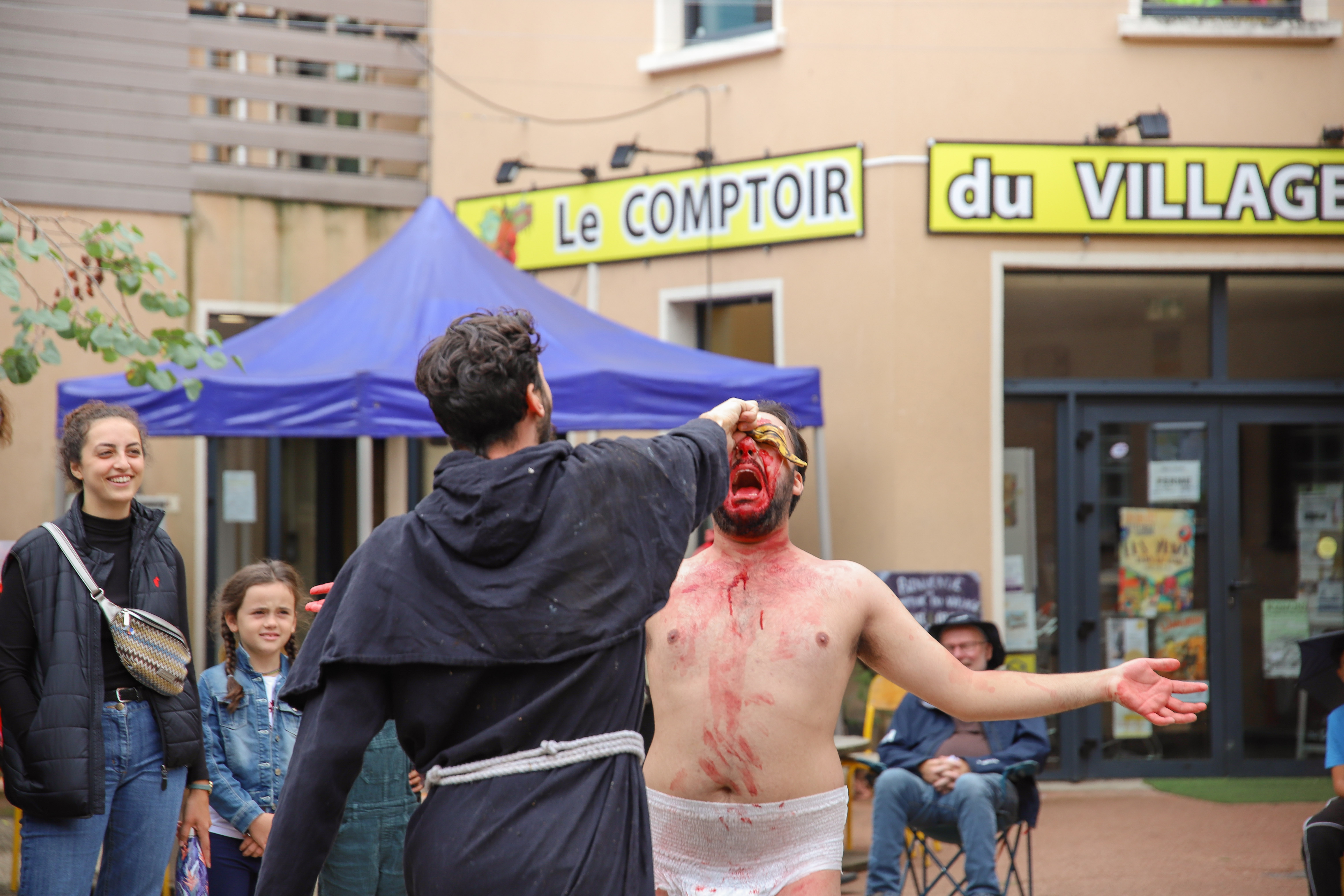 Festival Les Yeux dans la Cour — Concours de bulles 2025